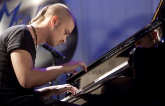 Piotr Orzechowski - fortepian